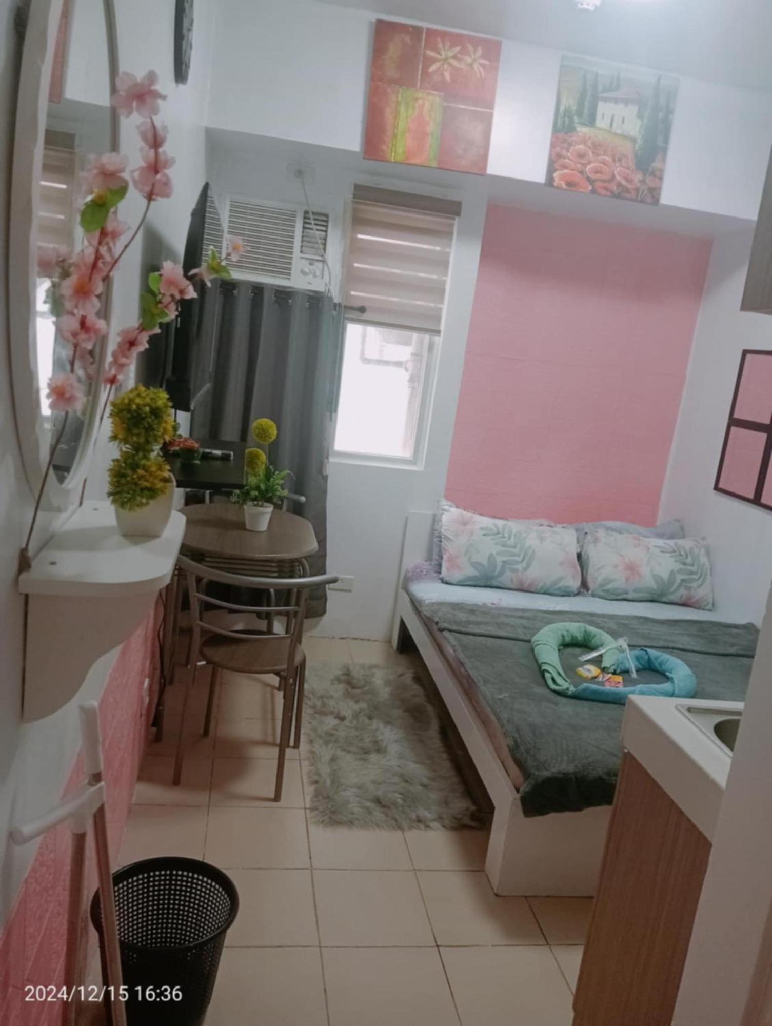 Urban Deca Staycation Mandaluyong Bagian luar foto